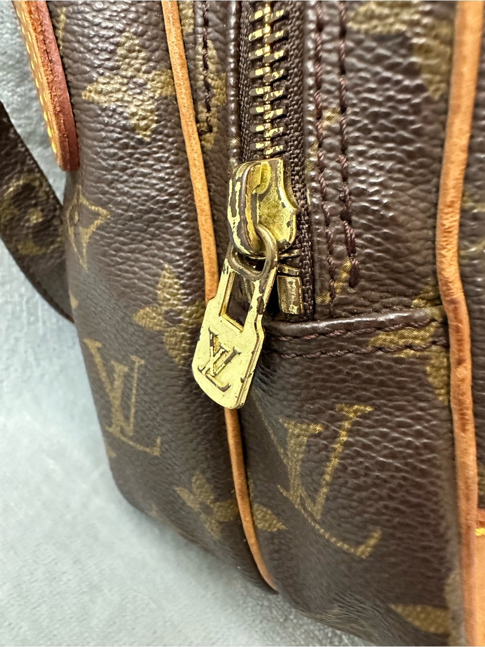 Louis Vuitton Vintage Amazone Monogram Crossbody Bag 1992 🤎 - Picture 4 of 16